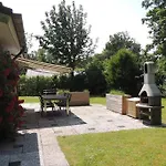 Achthoek 67, Quiet Location Minutes From The Beach