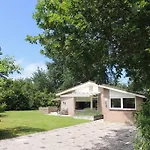Achthoek 67, Quiet Location Minutes From The Beach