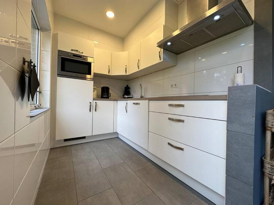 Vakantiehuis Achthoek 67, Quiet Location Minutes From The